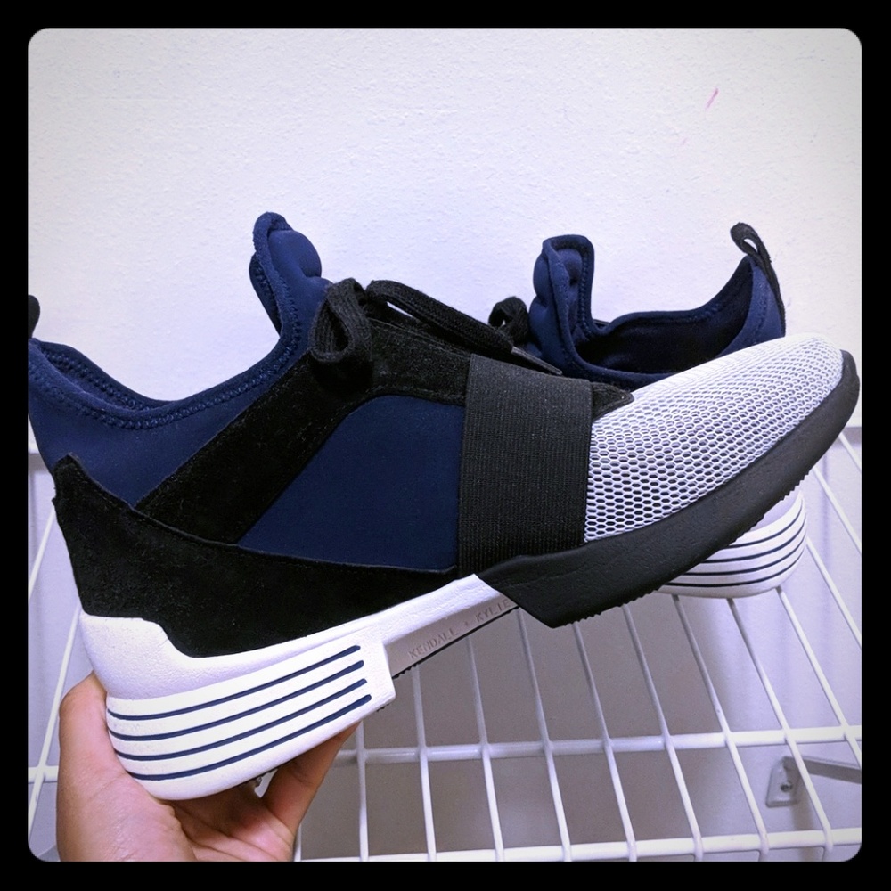 KENDALL + KYLIE SNEAKERS